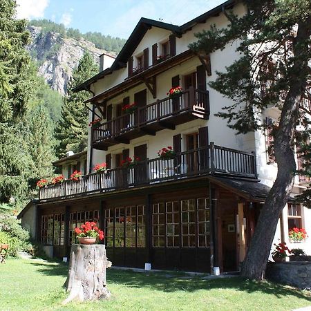 Hotel Hermitage Еволен Екстер'єр фото